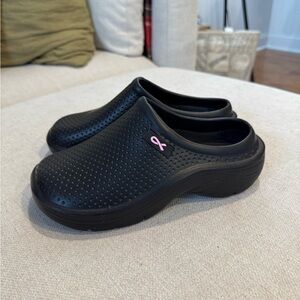 JEFFRICO Women Breathable Clogs Shoes, Black, Breast Cancer Awareness, Sz 6 NWOT